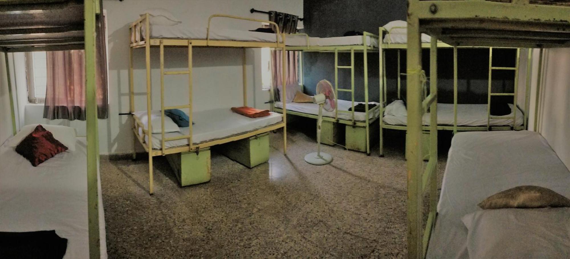 Monkey Mind Hostel 马尔冈 客房 照片